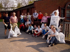 Hamburg cleanup day crew 16 Apr 05